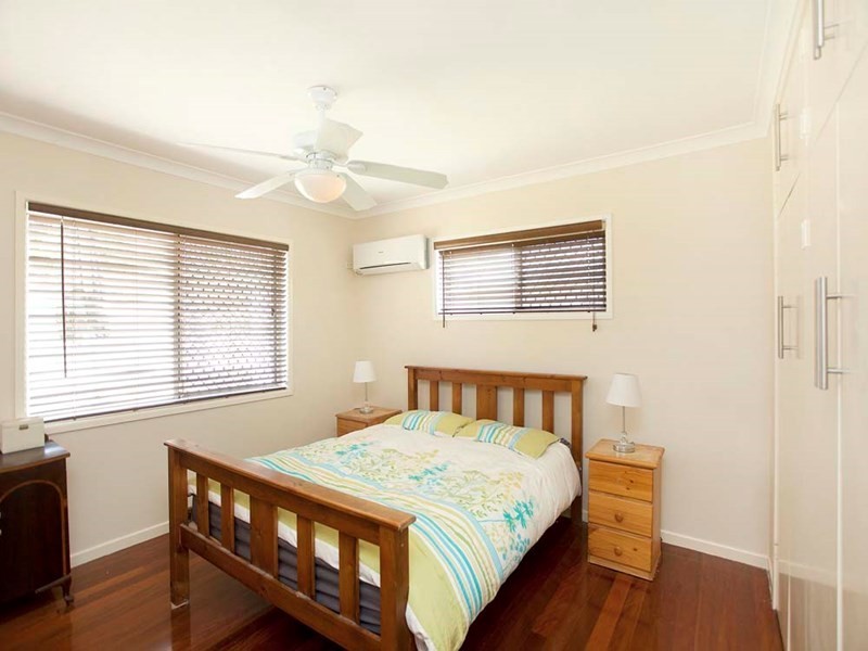 42 Lewana Street, Mansfield QLD 4122