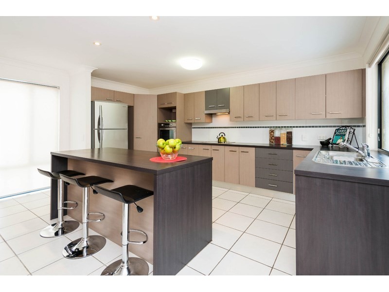 41 Mapleton Circuit, Parkinson QLD 4115