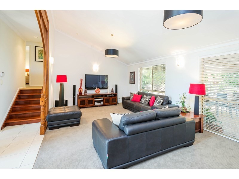 14 St Clair Crescent, Wishart QLD 4122