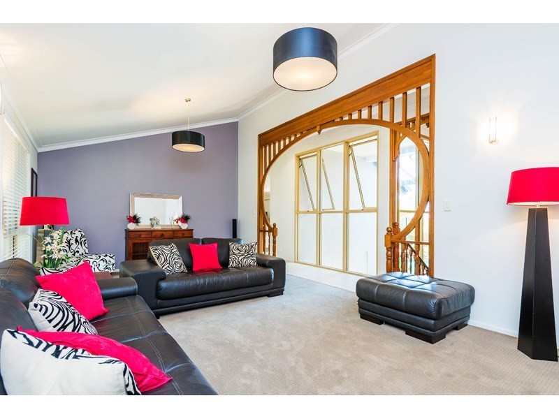 14 St Clair Crescent, Wishart QLD 4122