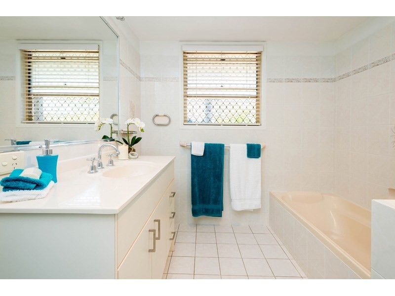 14 St Clair Crescent, Wishart QLD 4122