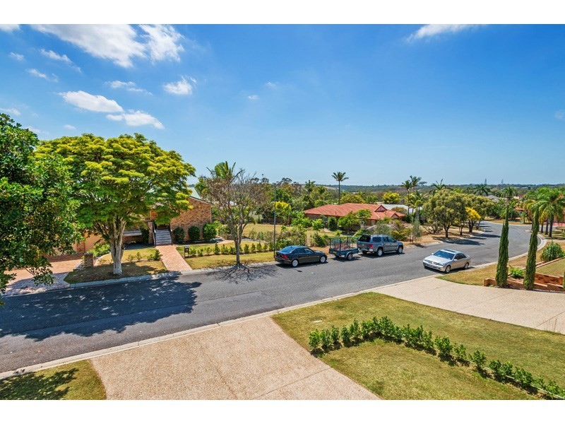 14 St Clair Crescent, Wishart QLD 4122