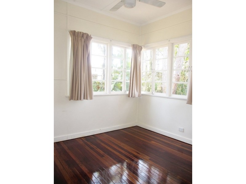 757 Cavendish Road, Holland Park QLD 4121