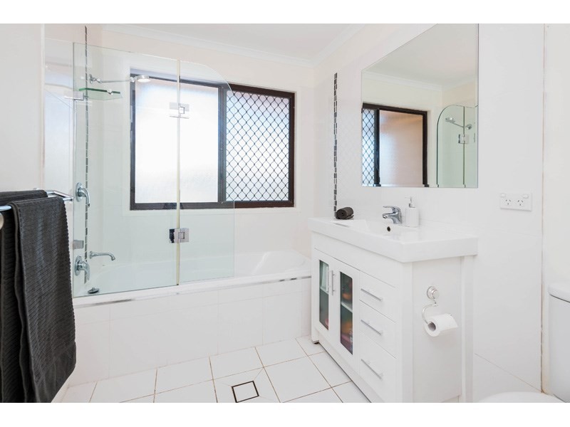 24 Mannetto Street, Wishart QLD 4122