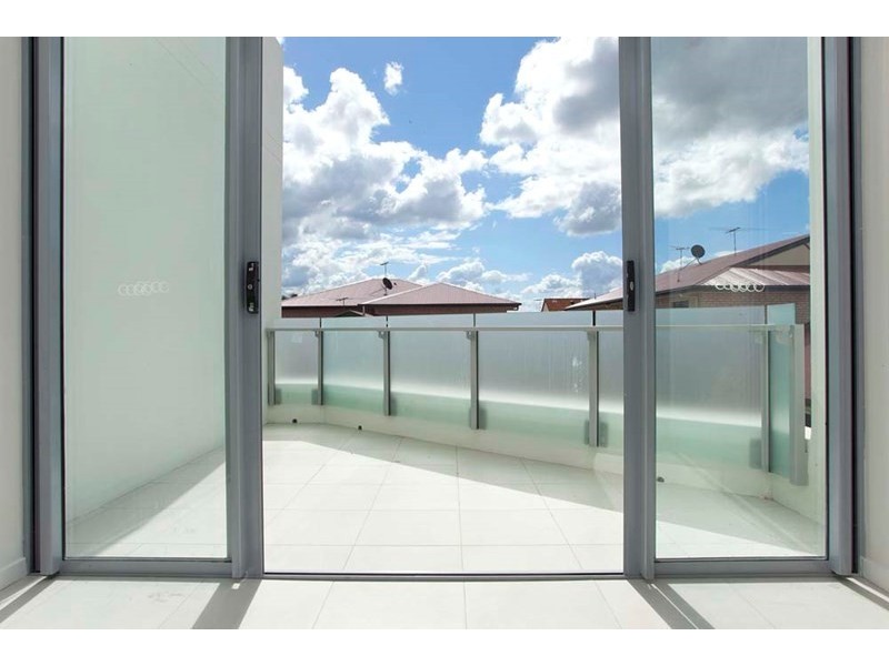 7 and 13/8 Springwood Street, Mount Gravatt East QLD 4122