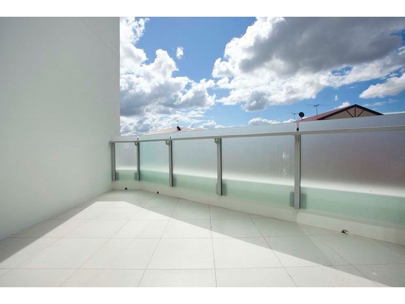 7 and 13/8 Springwood Street, Mount Gravatt East QLD 4122