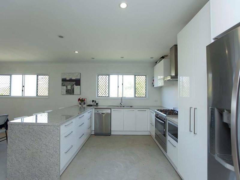 29 Fry Street, Holland Park QLD 4121