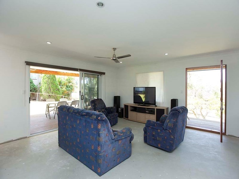 29 Fry Street, Holland Park QLD 4121