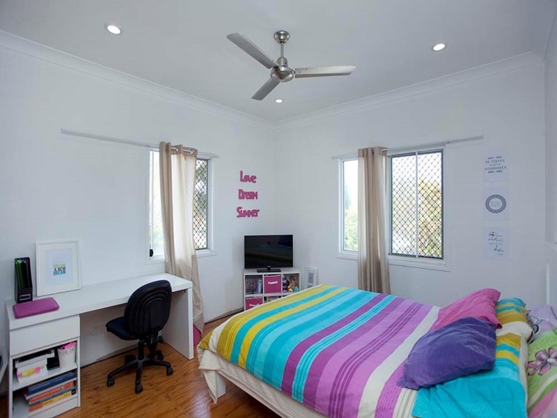 29 Fry Street, Holland Park QLD 4121