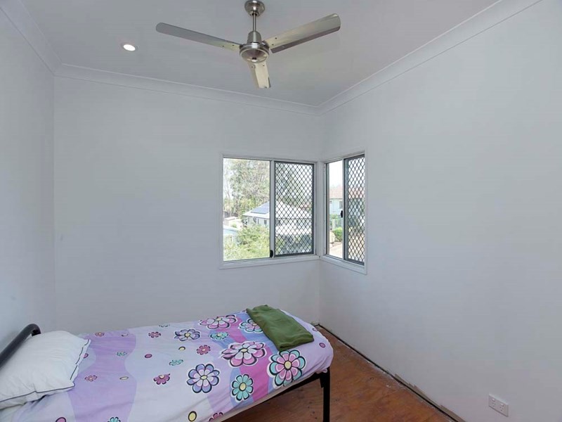 29 Fry Street, Holland Park QLD 4121