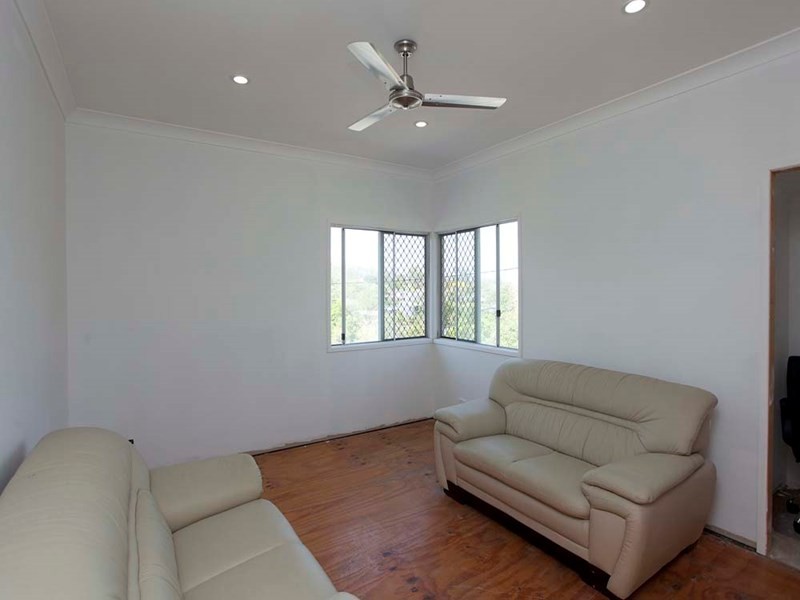 29 Fry Street, Holland Park QLD 4121