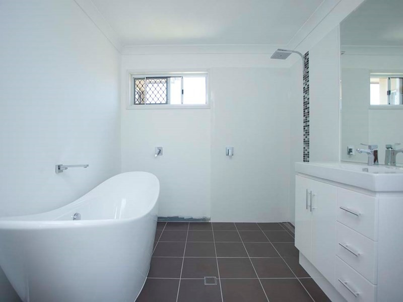 29 Fry Street, Holland Park QLD 4121