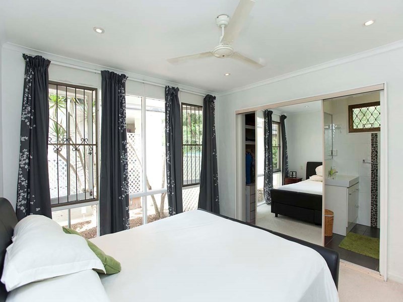 32 Dunstable Street, Macgregor QLD 4109