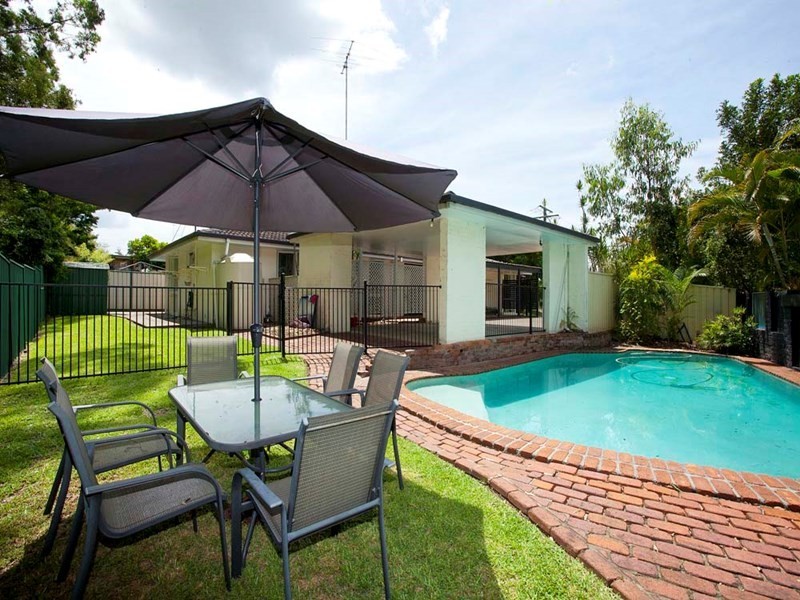 32 Dunstable Street, Macgregor QLD 4109