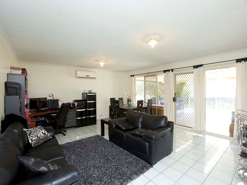 5 Sandpiper Place, Wishart QLD 4122