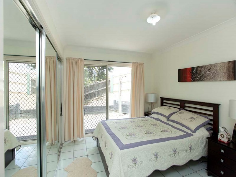 5 Sandpiper Place, Wishart QLD 4122