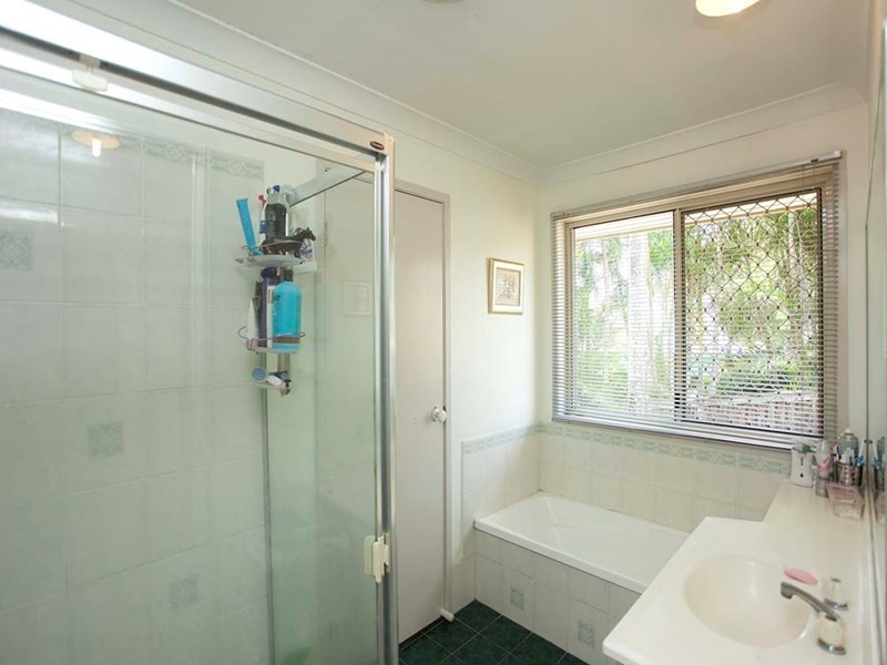 5 Sandpiper Place, Wishart QLD 4122