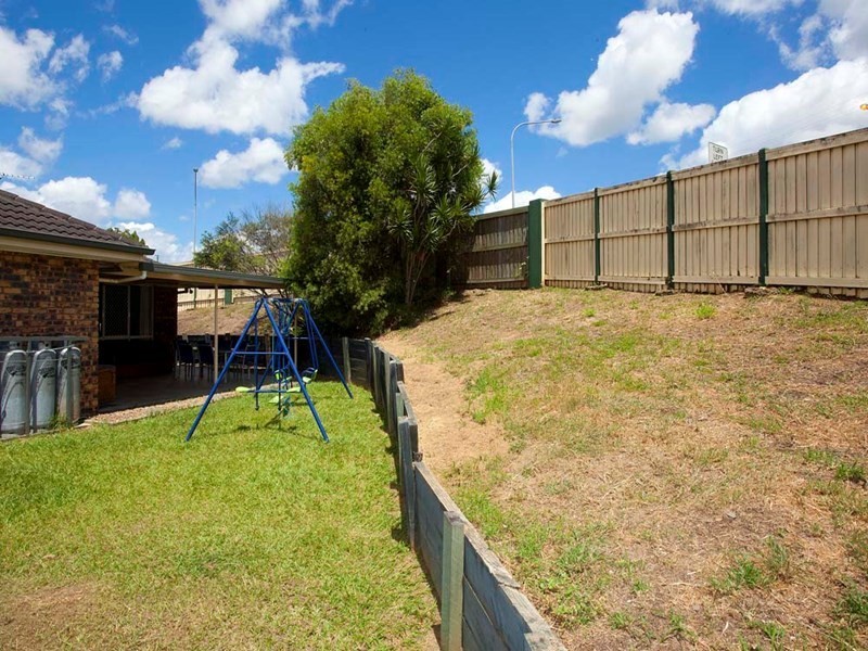 5 Sandpiper Place, Wishart QLD 4122