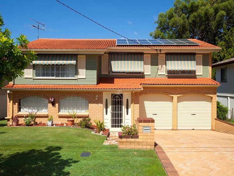 73 Valentia Street, Mansfield QLD 4122