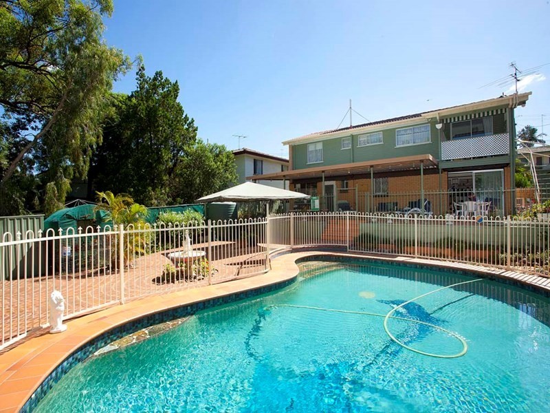 73 Valentia Street, Mansfield QLD 4122