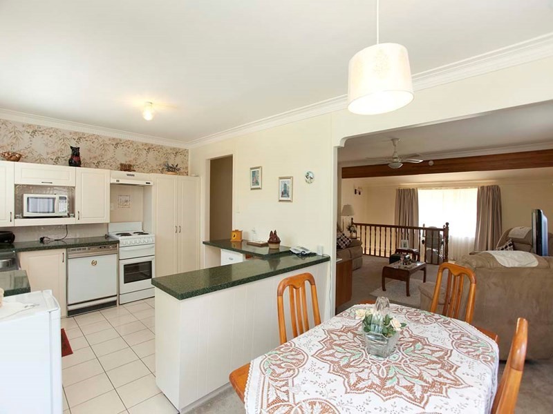 73 Valentia Street, Mansfield QLD 4122