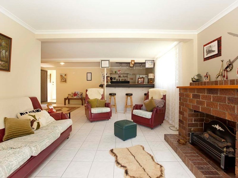 73 Valentia Street, Mansfield QLD 4122