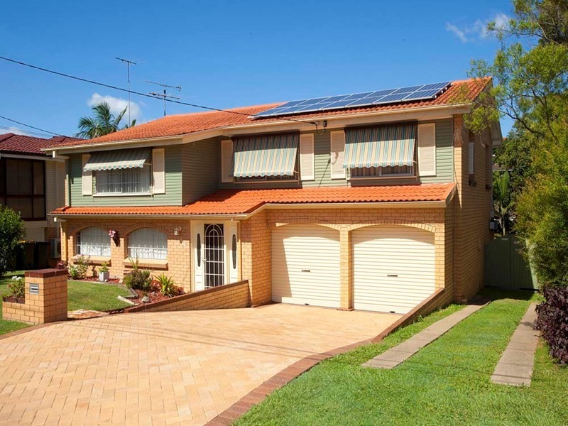 73 Valentia Street, Mansfield QLD 4122