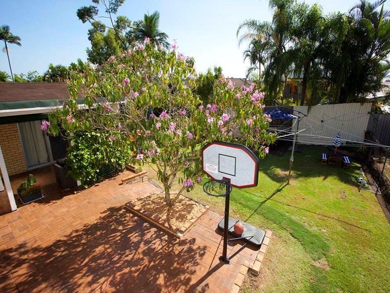 9 Amsterdam Street, Wishart QLD 4122