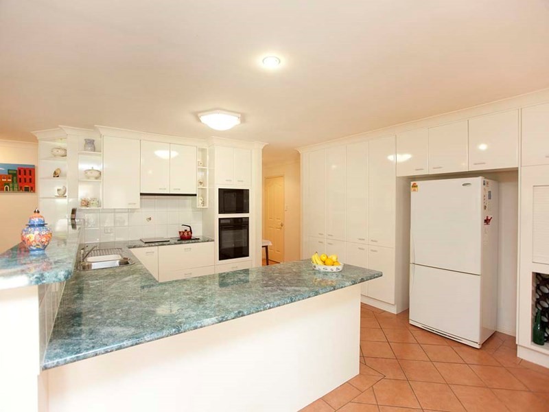 6 Renoir Court, Mackenzie QLD 4156