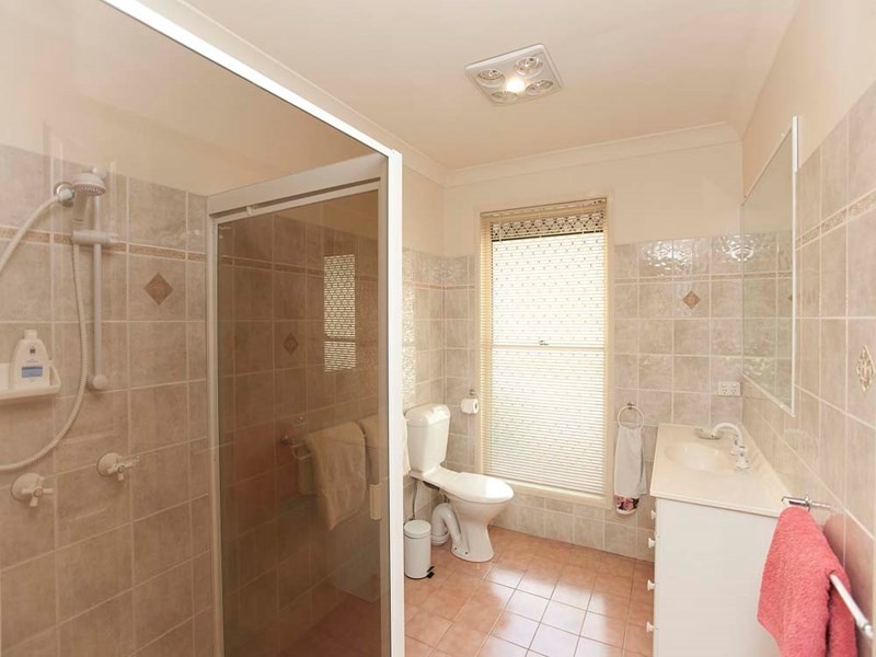 6 Renoir Court, Mackenzie QLD 4156