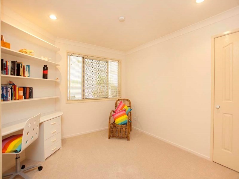 6 Renoir Court, Mackenzie QLD 4156