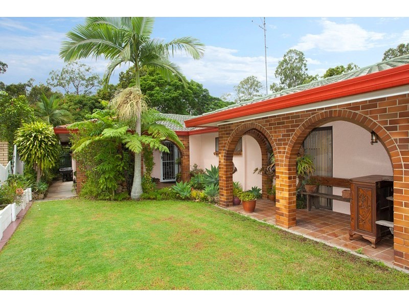 16 Dunstable Street, Macgregor QLD 4109