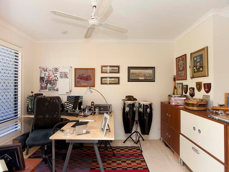 6 Monet Crescent, Mackenzie QLD 4156