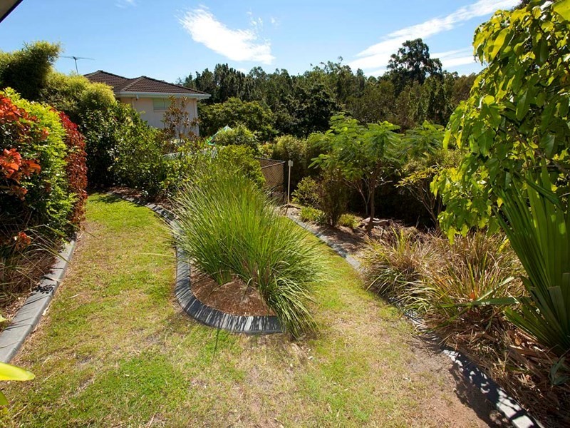6 Monet Crescent, Mackenzie QLD 4156