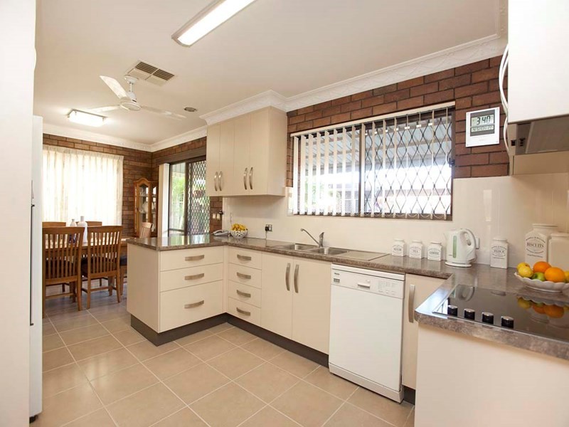 33 Koola Street, Wishart QLD 4122