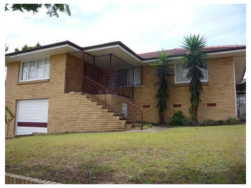 222 Broadwater Road, Mansfield QLD 4122