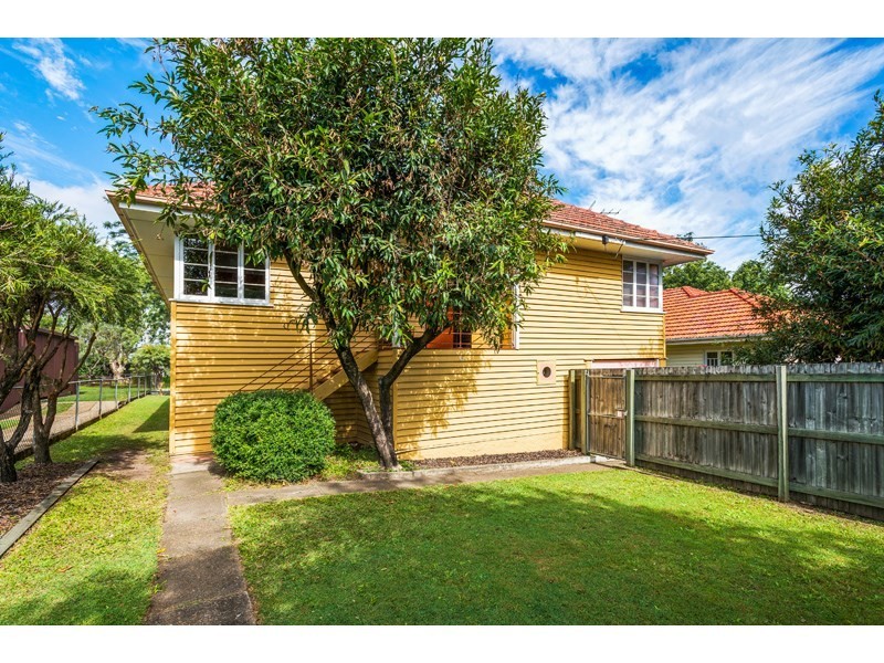 63 Broadwater Road, Mount Gravatt East QLD 4122