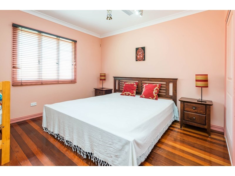 63 Broadwater Road, Mount Gravatt East QLD 4122
