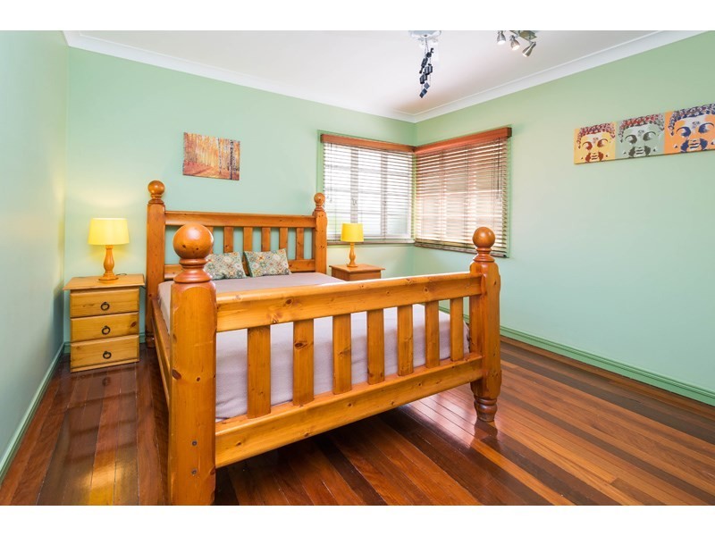 63 Broadwater Road, Mount Gravatt East QLD 4122