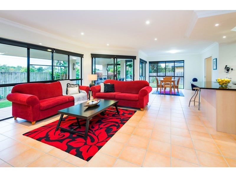 38 Eaton Place, Wishart QLD 4122