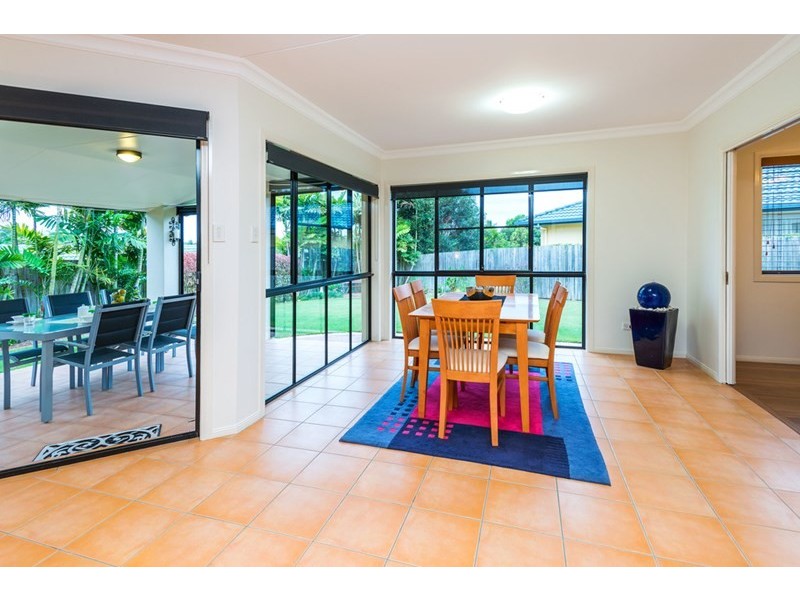 38 Eaton Place, Wishart QLD 4122