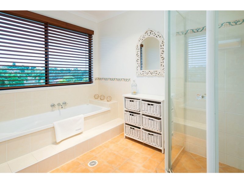 38 Eaton Place, Wishart QLD 4122