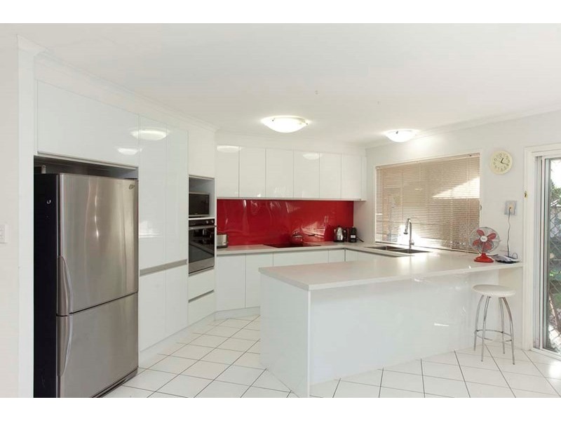 2 Rembrandt Way, Mackenzie QLD 4156