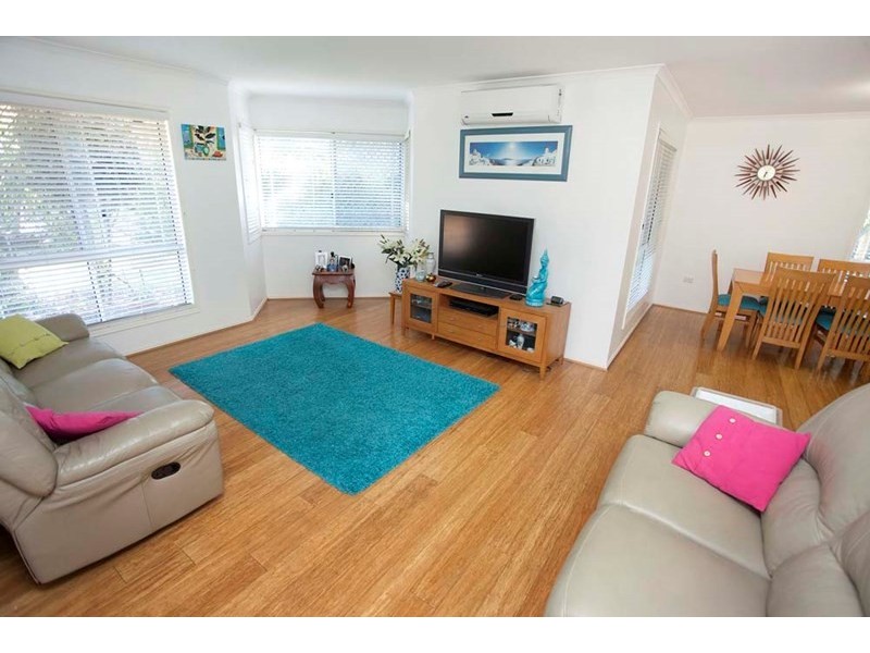 2 Rembrandt Way, Mackenzie QLD 4156