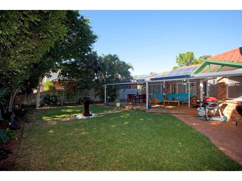 2 Rembrandt Way, Mackenzie QLD 4156