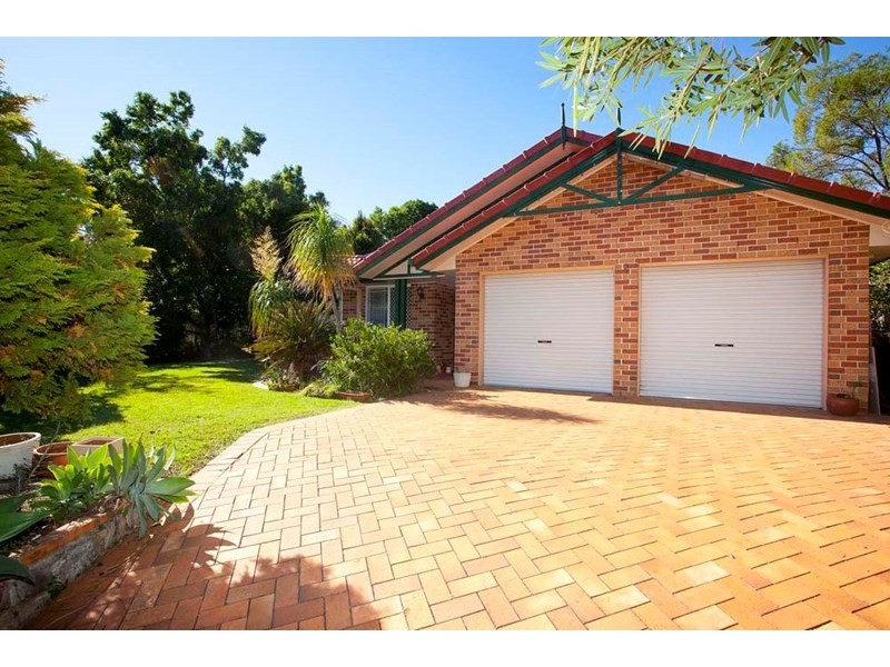 2 Rembrandt Way, Mackenzie QLD 4156