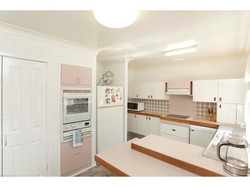 26 Honeysuckle Street, Mansfield QLD 4122