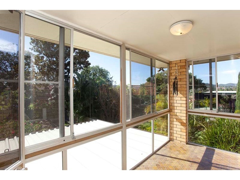 26 Honeysuckle Street, Mansfield QLD 4122