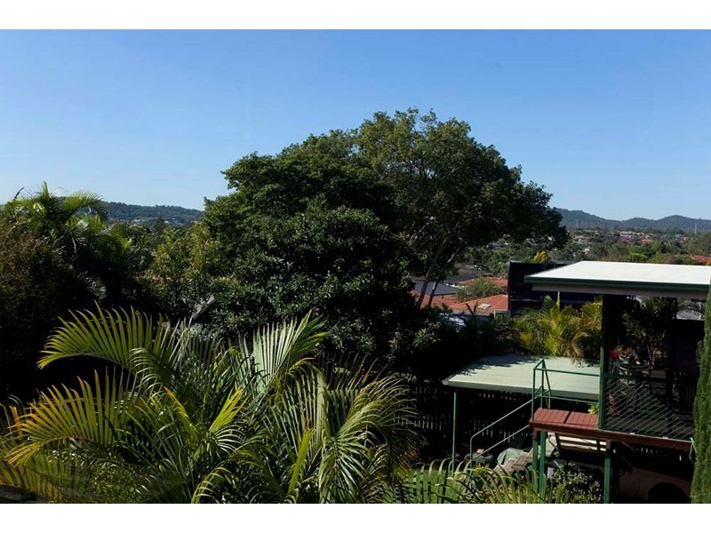 26 Honeysuckle Street, Mansfield QLD 4122