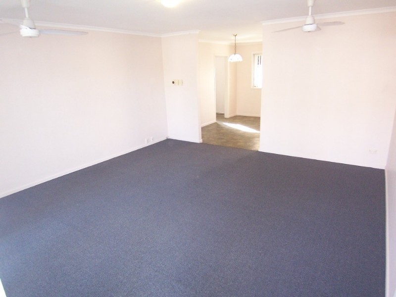 11 Parkway Street, Macgregor QLD 4109